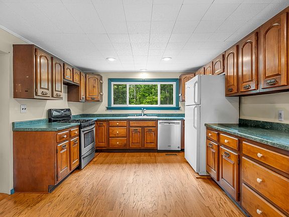 5th image of 335 Upper Dedham Road