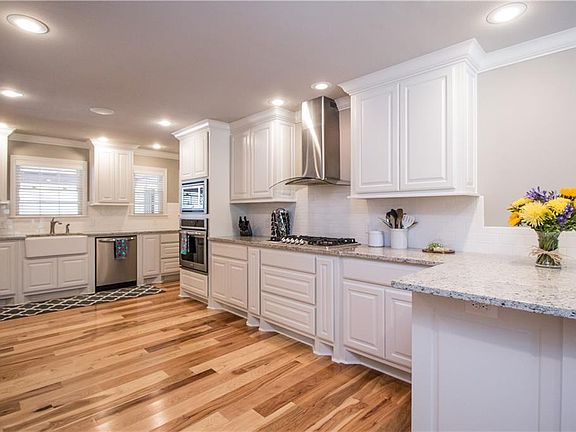 5th image of 111 W Champions Blvd
