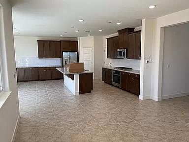 4th image of 5678 Highport Dr