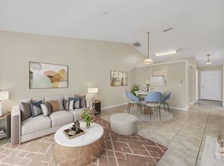 2995 W Main St APT 19, Leesburg, FL 34748