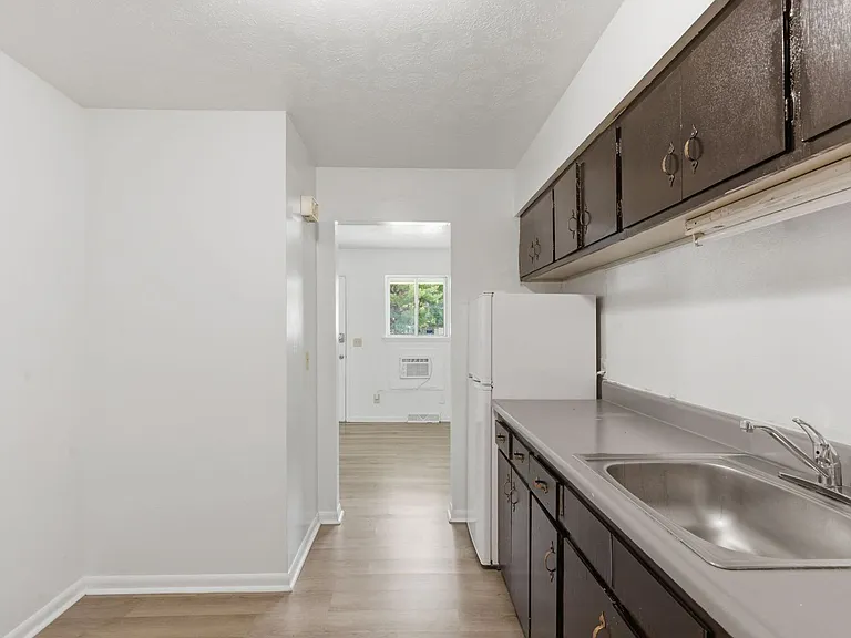 1017 W Washita St — Photo 17