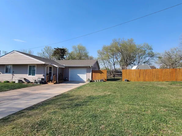 711 E 8th St, Wellington, KS 67152