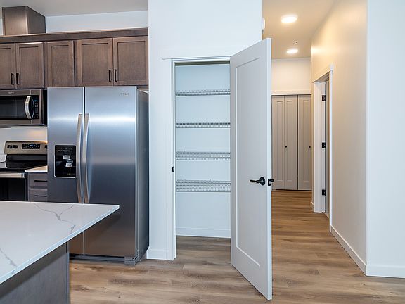 4th image of 501 N Water St #B