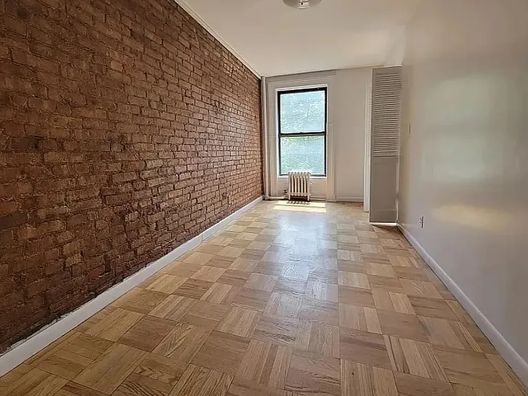 347 W 29th St #12 — Photo 6
