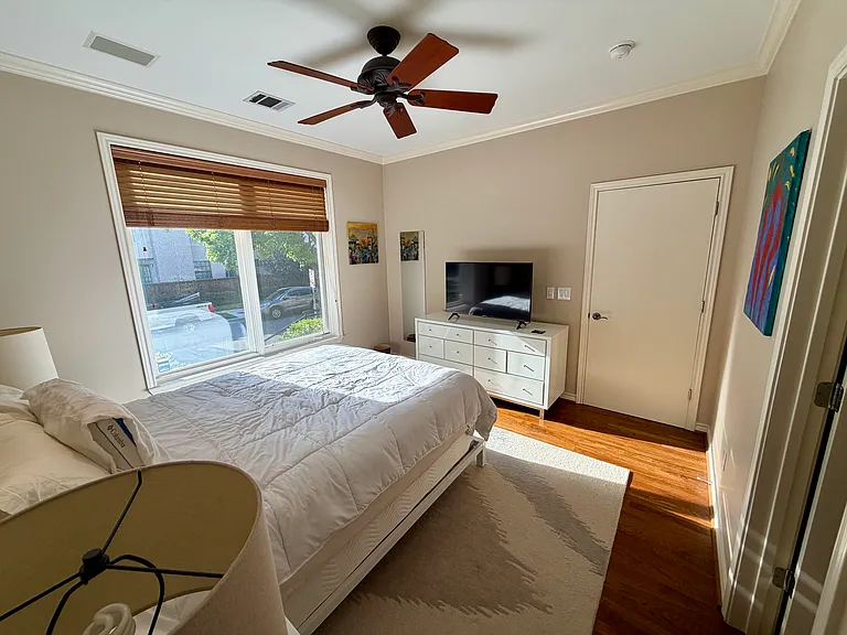 3906 Travis St — Photo 16