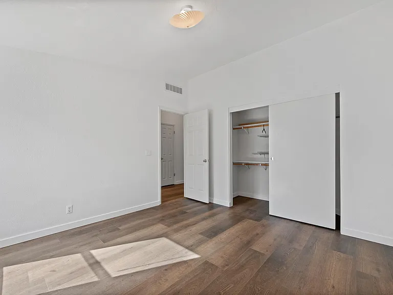 1057 E La Loma Ave — Photo 37