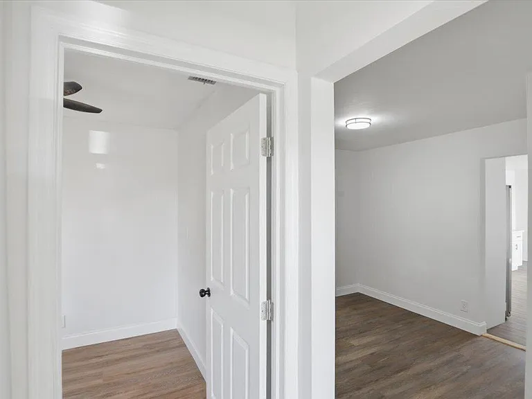 270 SW 10th Ave — Photo 19