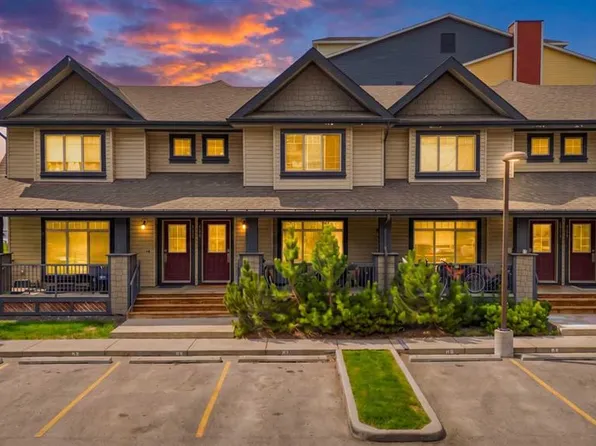 121 E Copperpond Cmn N #1311, Calgary, AB T2Z 5B6