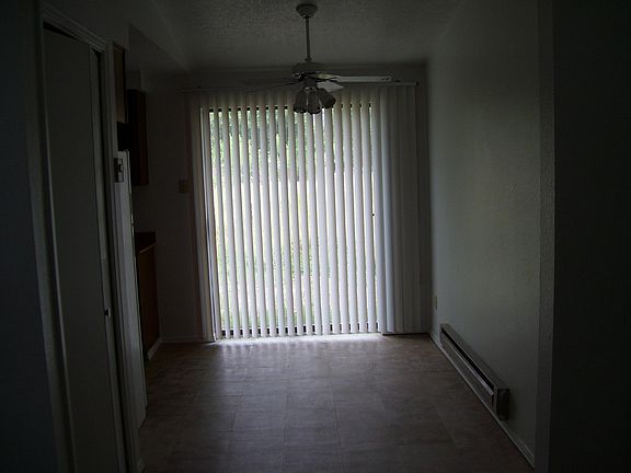 dining area ,sliding door to back patio