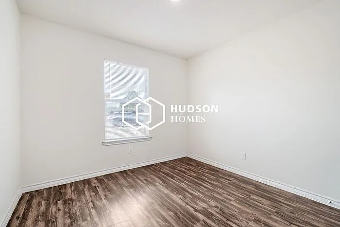 1014 David Ave — Photo 9