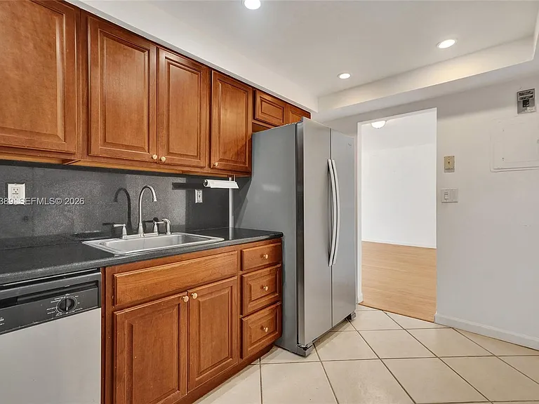 10350 W Bay Harbor Dr #3G — Photo 5