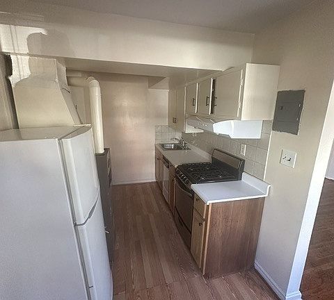 4th image of 754 Girard St NW