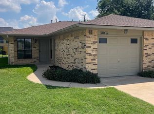 206 E Walter Ave #A, Pflugerville, TX 78660