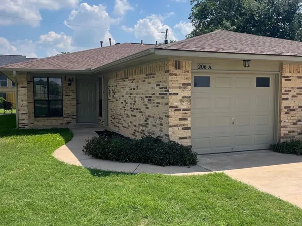 206 E Walter Ave #A, Pflugerville, TX 78660
