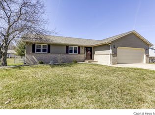 305 Missionary Ridge Dr, Springfield, IL 62711