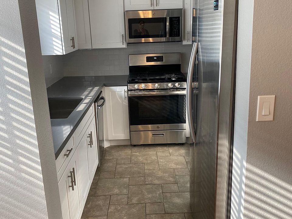 Brand New Kitchen, New Cabinets & Countertops