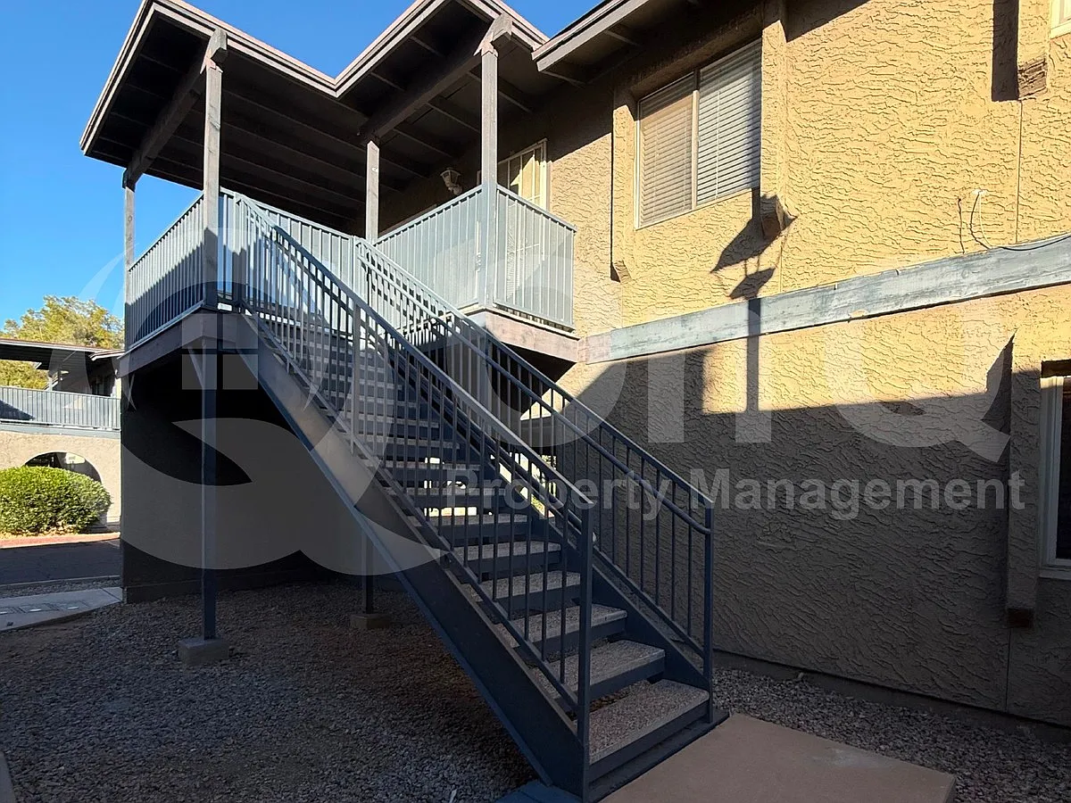 3 bed, 2.0 bath, 1066 sqft, $1,645 — Photo 1