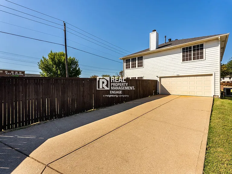 3929 Acorn Ln — Photo 36
