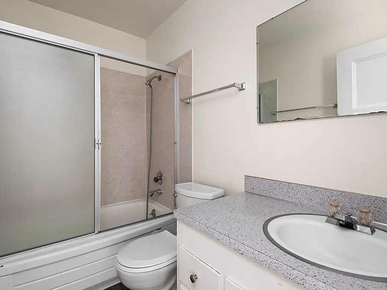 Unit #10 - bathroom