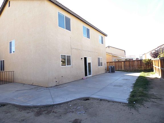 3rd image of 13962 Estate Way