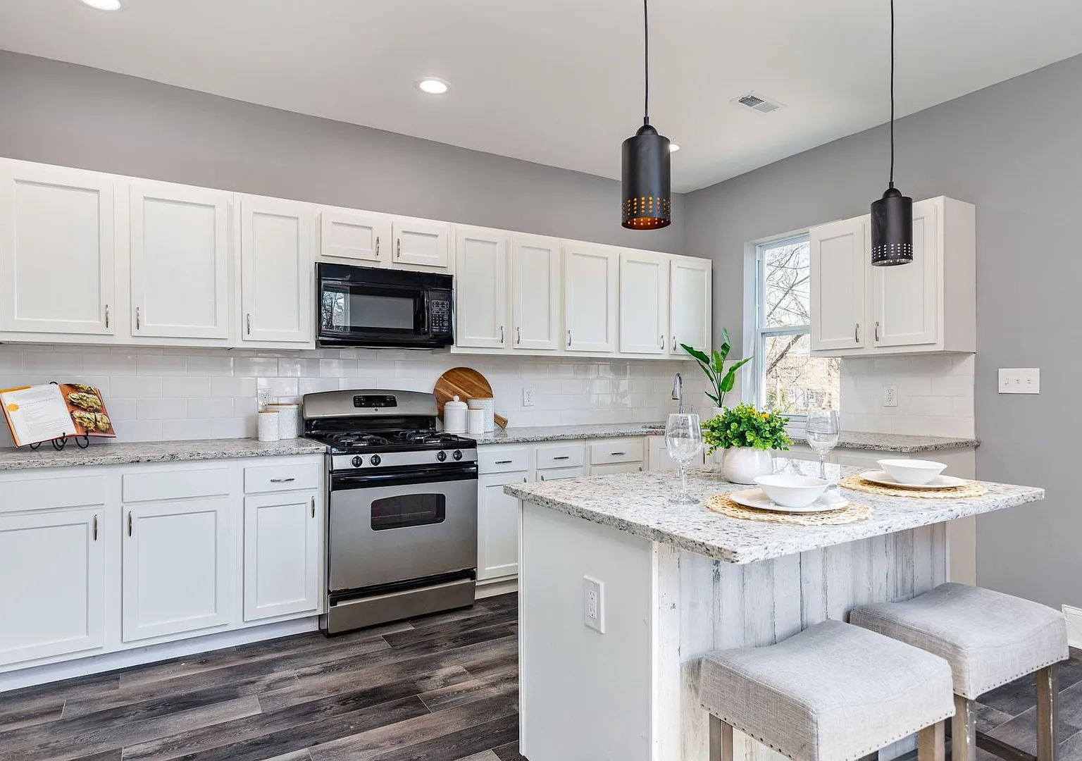 3626 Everett Street — Photo 1