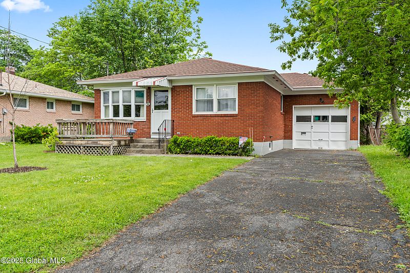 2nd image of 51 Tryon Court