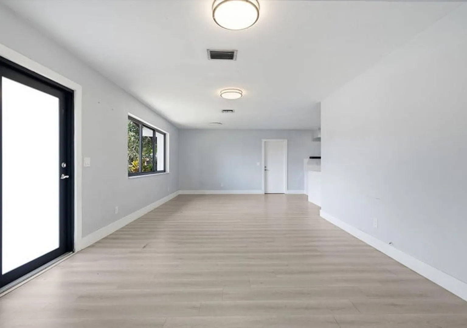 21341 NE 25th Court, Miami, FL 33180 - 1039 — Photo 3