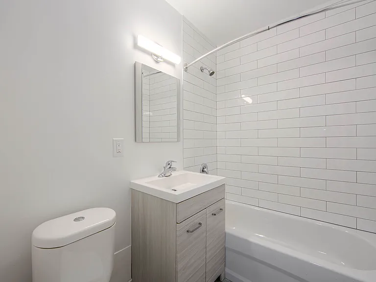 2788 Keele St — Photo 15