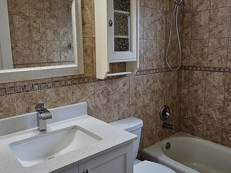 15610 NE 6th Ave #37B — Photo 34