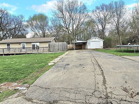 3rd image of 1100 S Lincoln Ave
