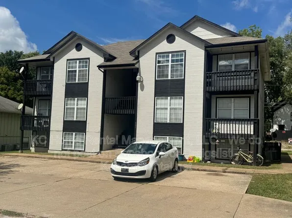 300 Osage St Unit E, Leavenworth, KS 66048