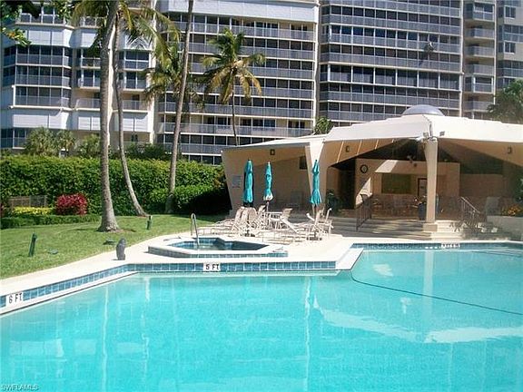 4th image of 4031 Gulf Shore Blvd N #10A