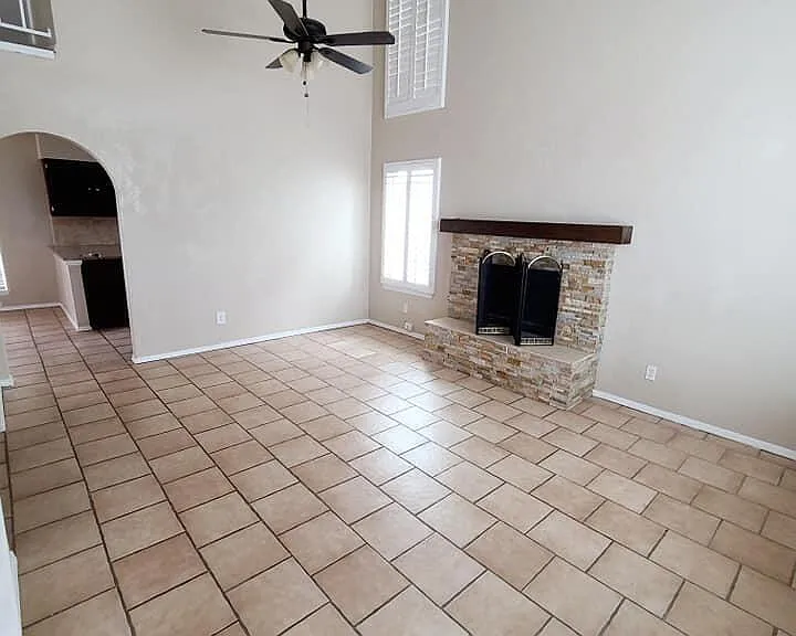 765 Colchester Dr — Photo 2