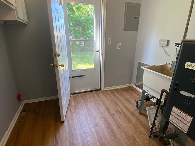 11092 Maxwell Ave — Photo 6