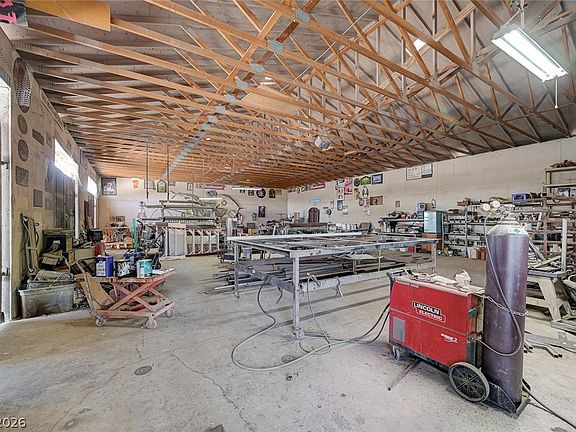 3rd image of 1555 Bledsoe Ln