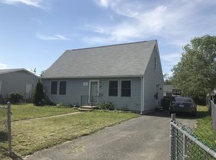 64 Tyler St, Springfield, MA 01109