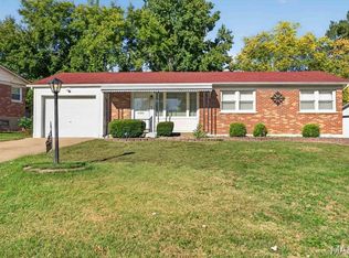 9335 Forman Rd, Saint Louis, MO 63123
