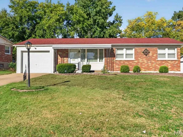 9335 Forman Rd, Saint Louis, MO 63123