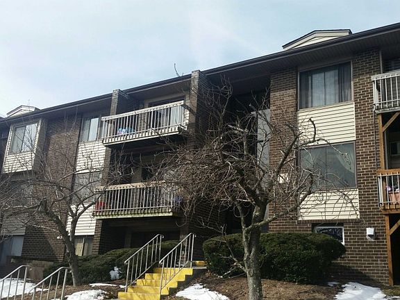4th image of 192 Country Club Ln