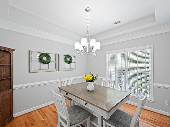 5th image of 69 Barron Way