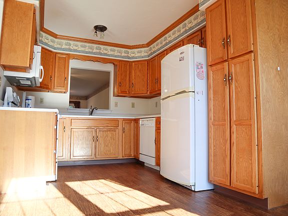 4th image of 1048 E Crown Pointe Blvd