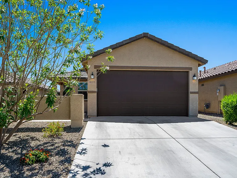 10575 W Halsey Dr — Photo 2
