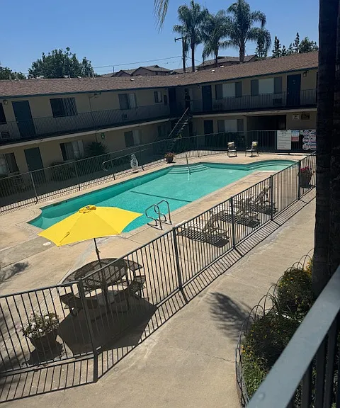 Covina Palms Apartments — Photo 12