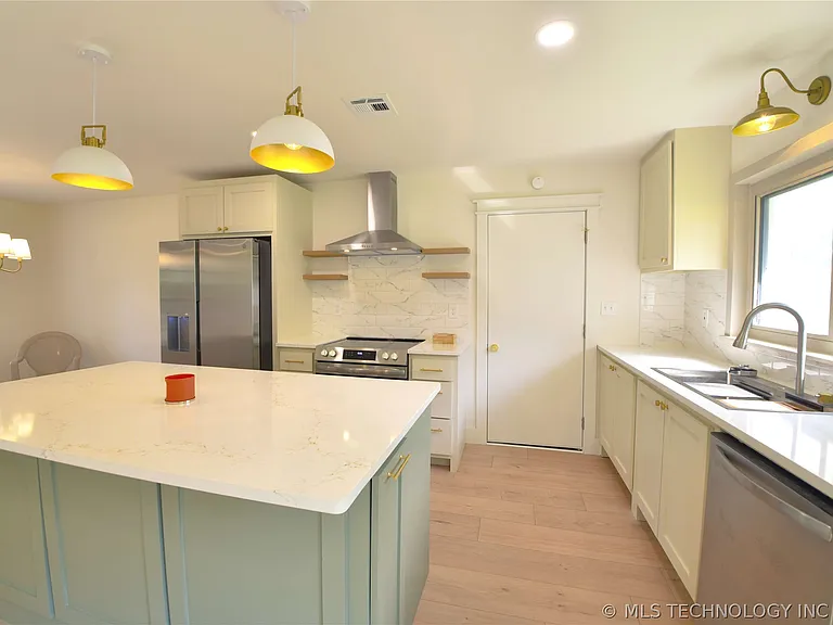 3823 S Indianapolis Ave — Photo 5