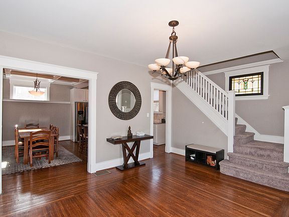 3rd image of 2873 Minto Ave