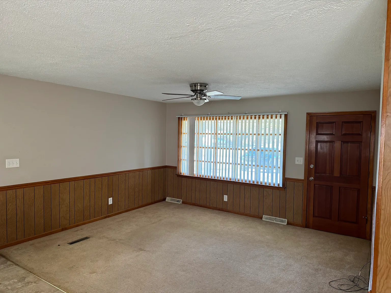 3 bed, 1.5 bath, 1100 sqft, $1,700 — Photo 3