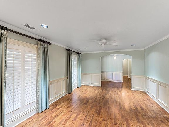 4th image of 9941 Shadow Wood Dr