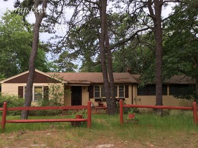 12 Lawrence Ave, Hampton Bays, NY, 11946