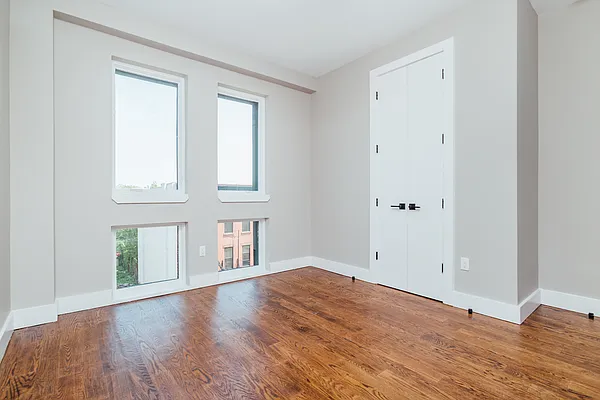 Rented by Nooklyn NYC LLC | media 21