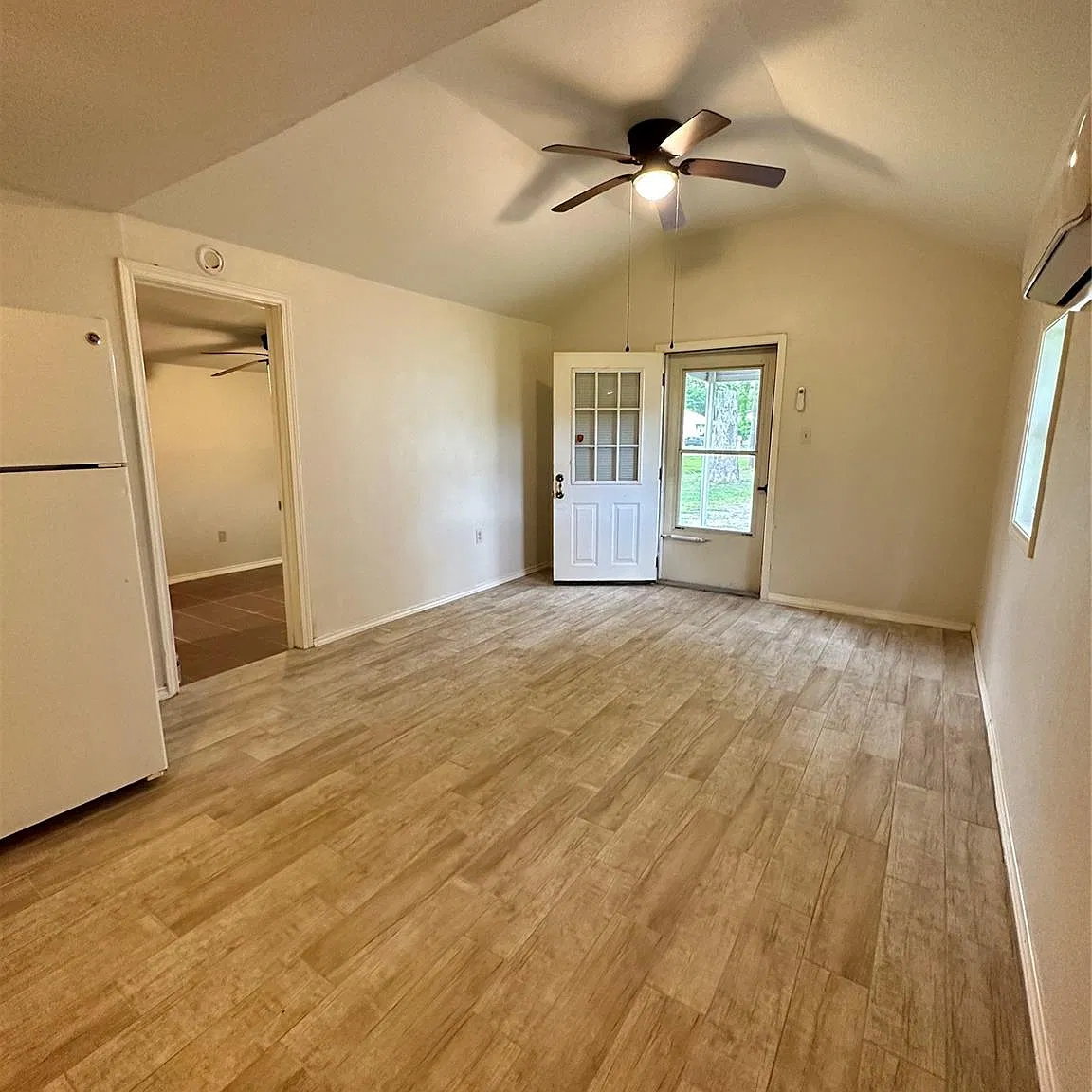 1 bed, 1.0 bath, 924 sqft, $800 — Photo 4